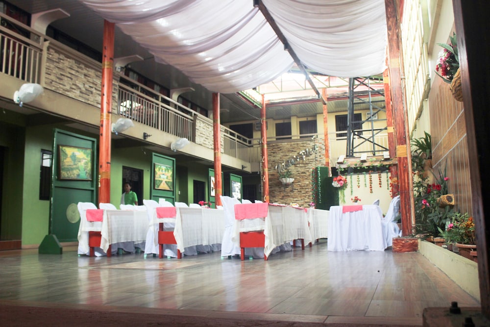 Nikitas Place Hotel 5/52