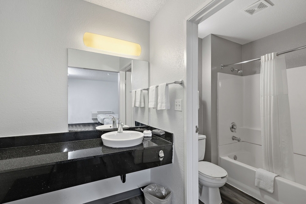 Motel6 San Diego, CA - North 58/61