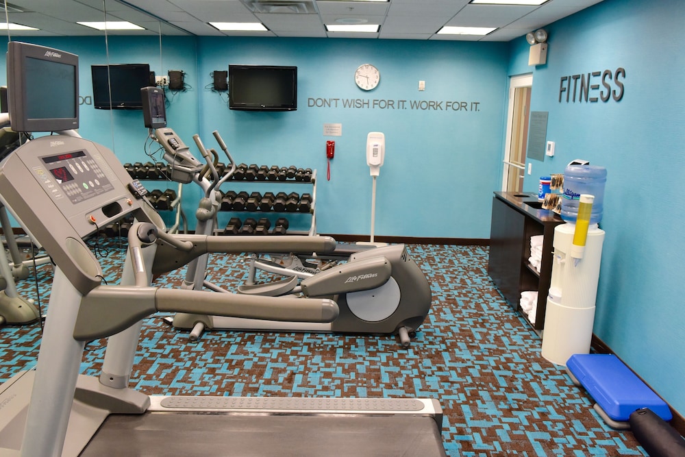 Fairfield Inn Suites Weirton 17/26