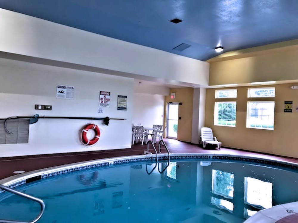 Super 8 by Wyndham Elizabethtown 4/61
