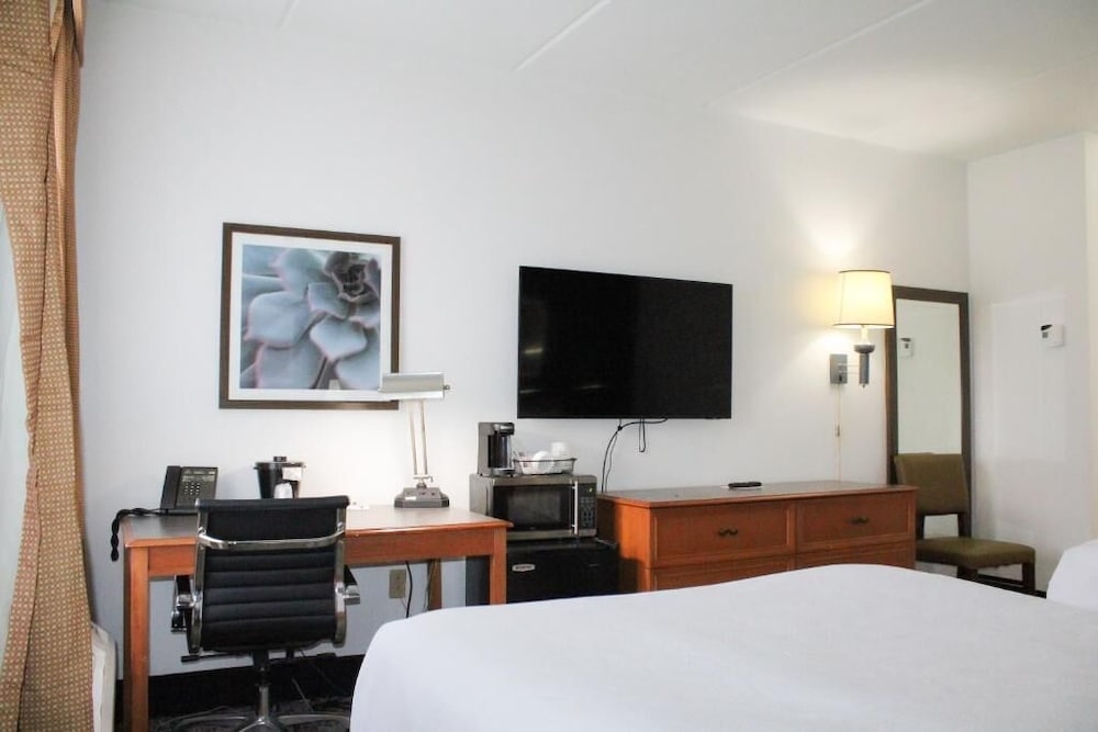 غرفة بسريرين مزدوجين، La Quinta Inn & Suites by Wyndham Lakeland East 4/6