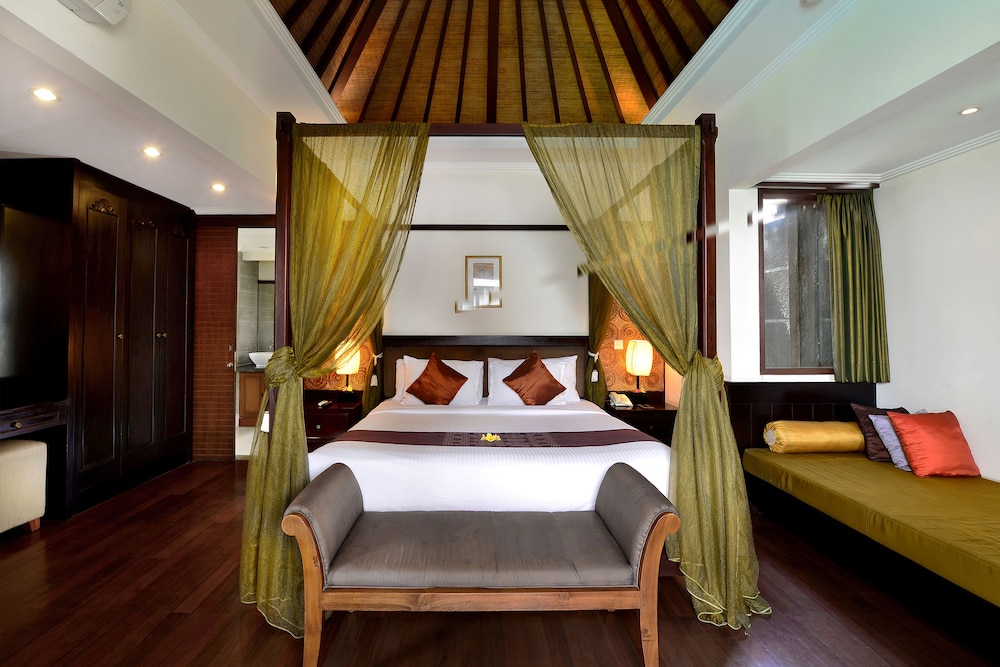 The Khayangan Dreams Seminyak 8/50