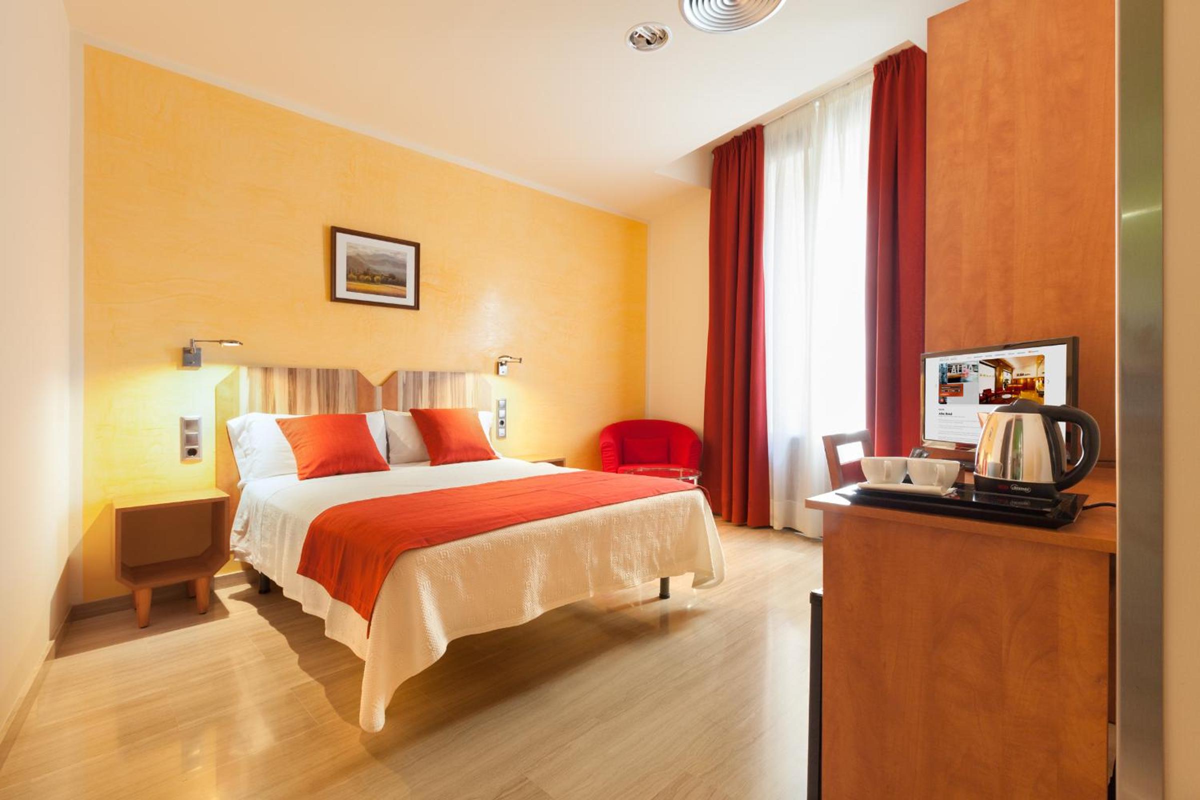 ROOM, DOUBLE BED, WITH EXTRA BED
