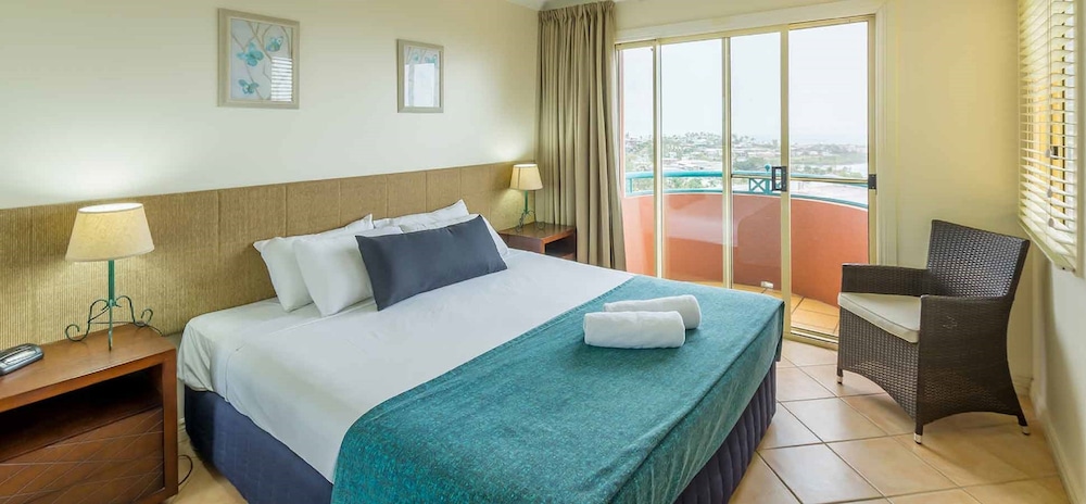 2 BEDROOMS, APARTMENT, OCEAN VIEW