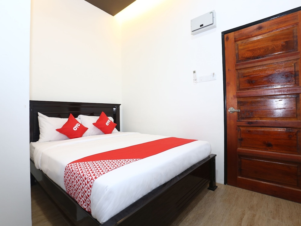OYO 89678 Ady Hotel 12/23