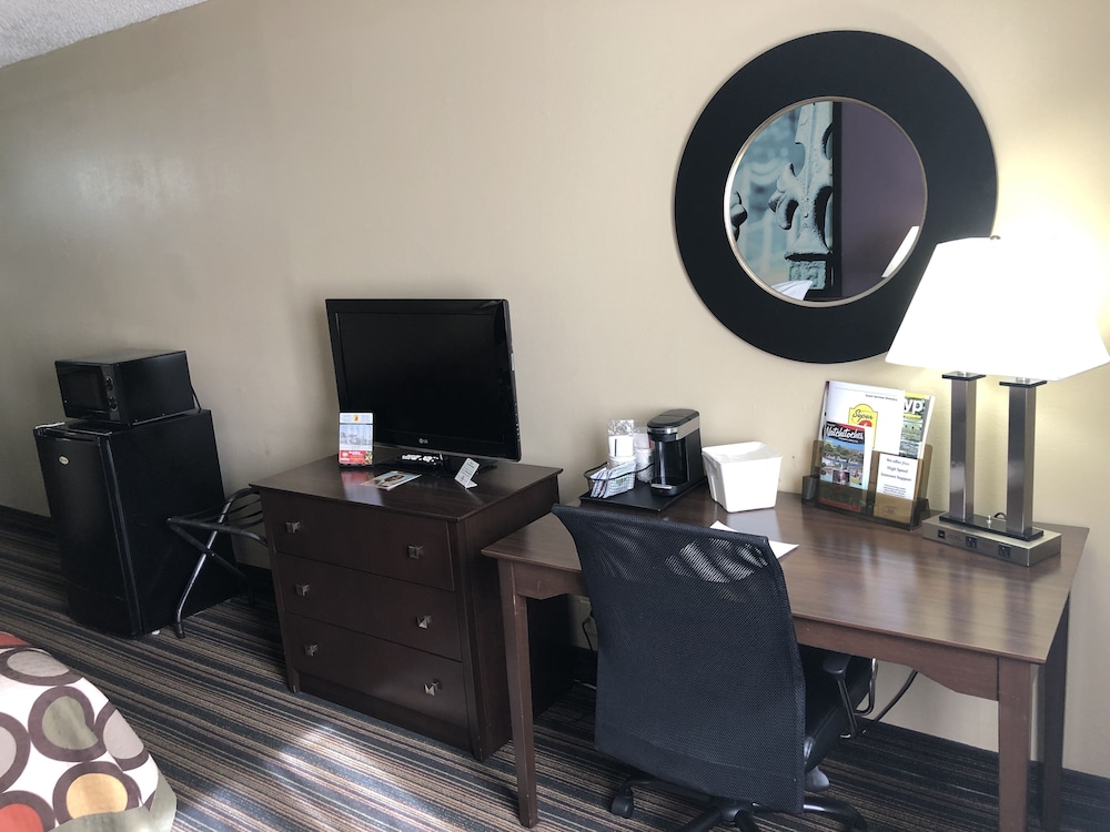 Super 8 By Wyndham Natchitoches 33/37
