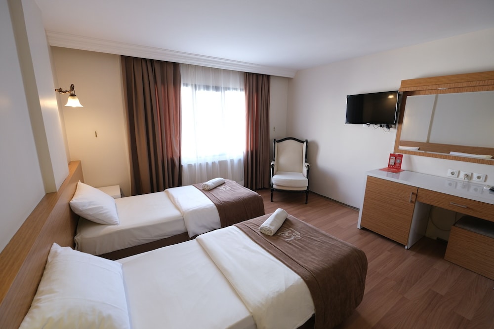Üstün Otel Alsancak 20/48