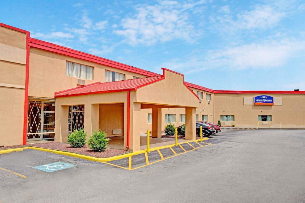 Howard Johnson By Wyndham Pikesville 2/19