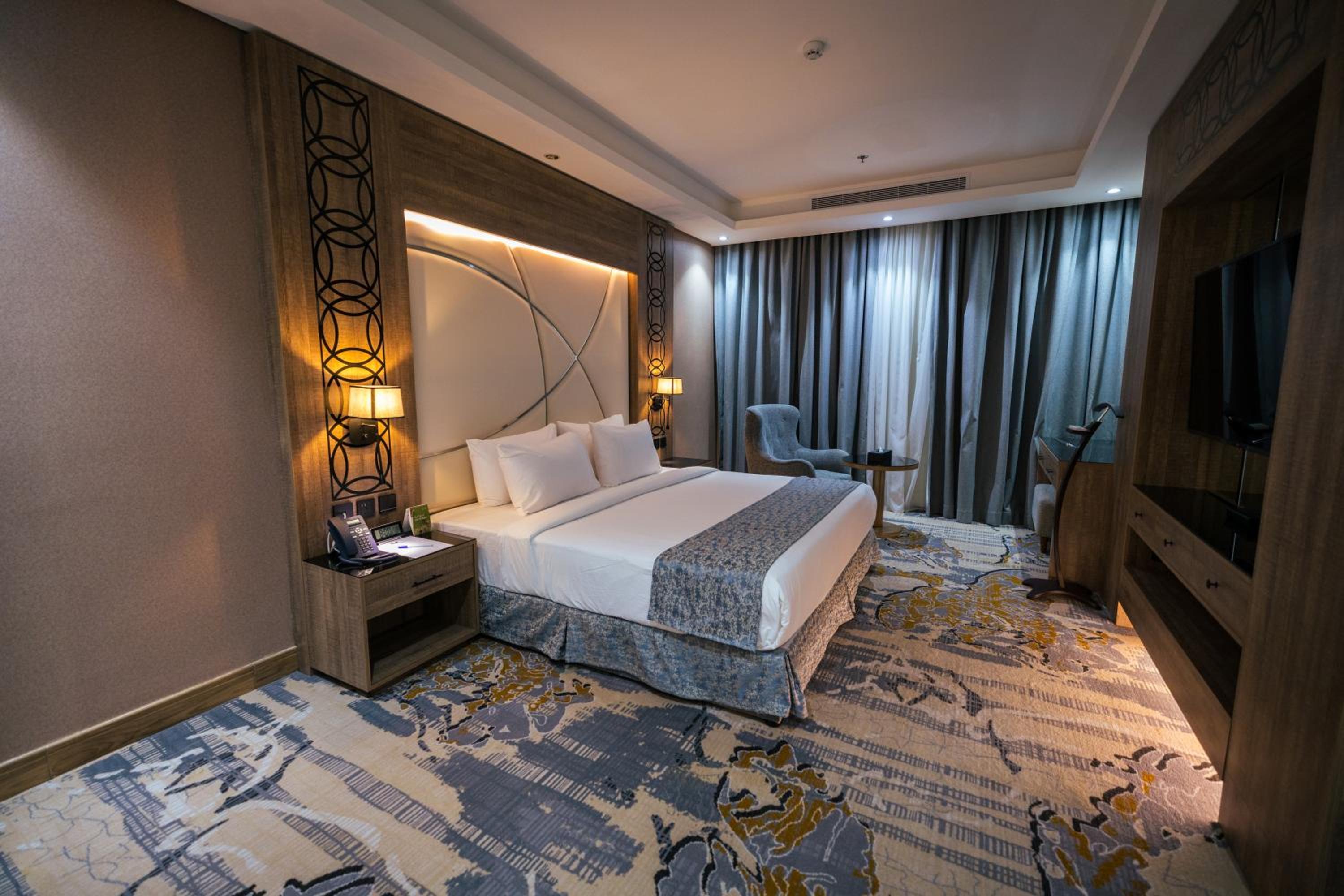 فندق ميرنيان(Mirnian Hotel) 15/40