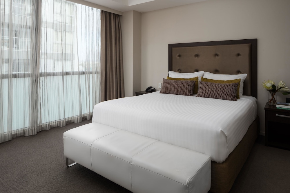 Rydges Auckland 30/82