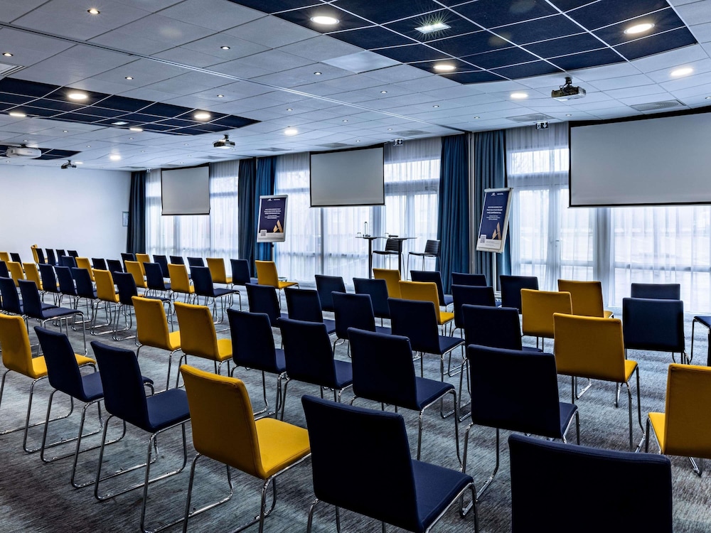 NOVOTEL BEAUNE 62/73