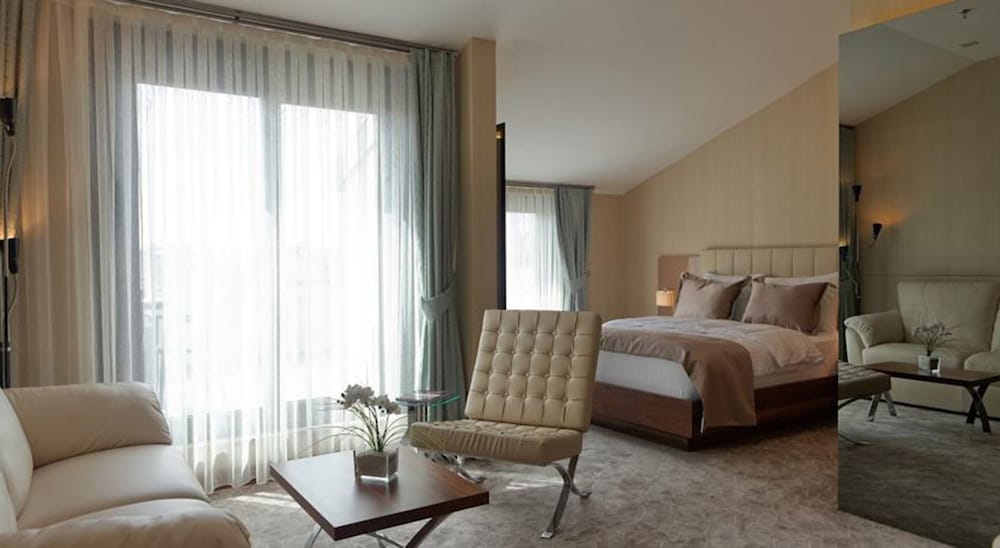 Inera Hotel 30/42