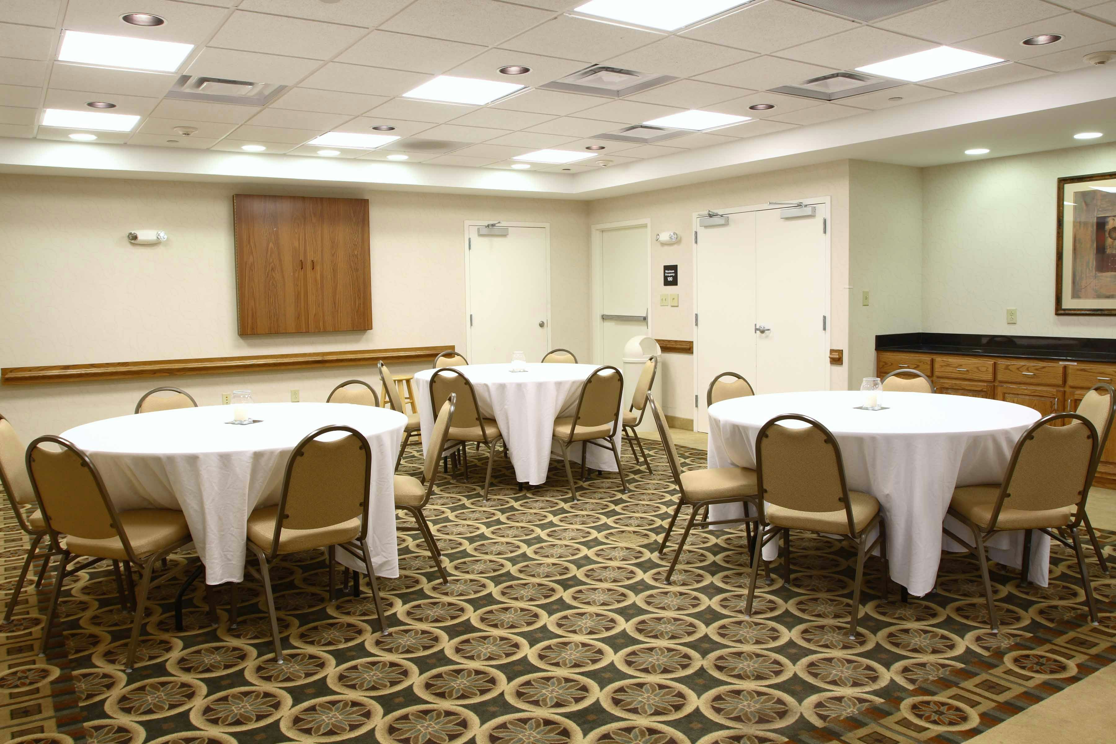 Hampton Inn & Suites Chesapeake-Square Mall 32/41