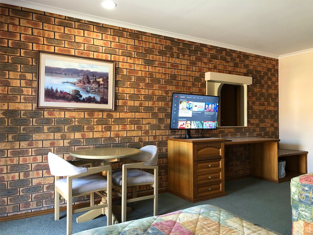 VICTORIANA MOTOR INN 34/42
