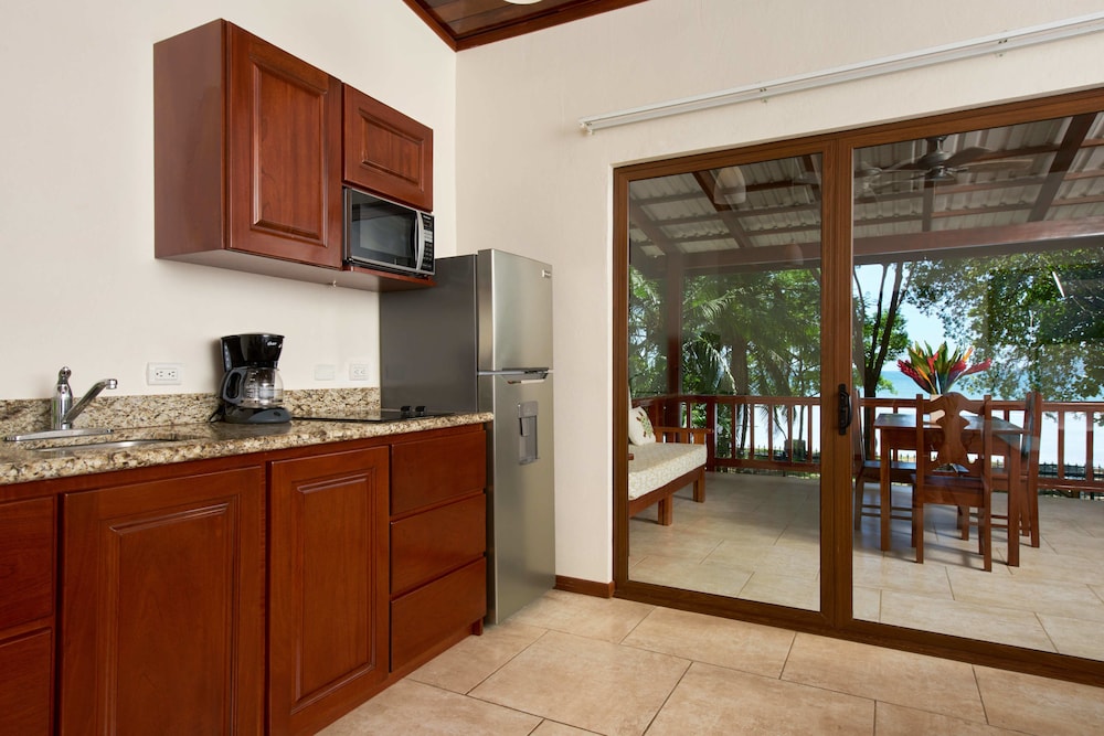 The Coast Beachfront Hotel 8/50