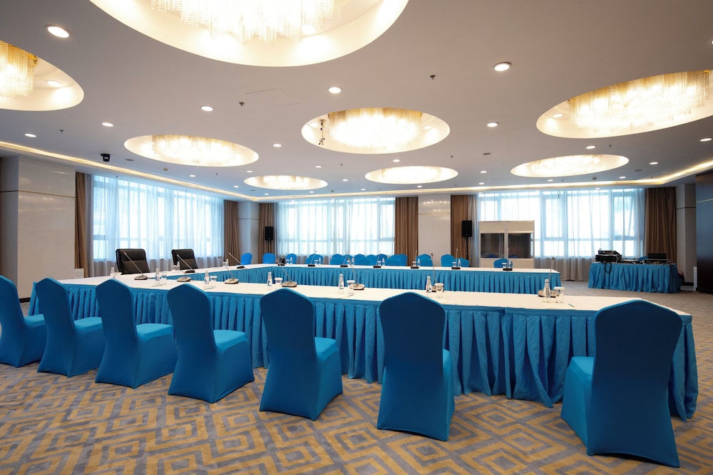 Beijing Palace Soluxe Hotel Astana 43/50