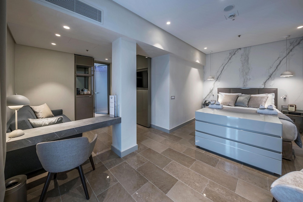 The Regency, Rome, a Tribute Portfolio Hotel 8/47