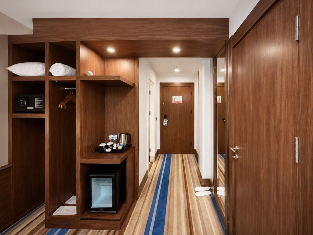 Liv City Hotels 36/69