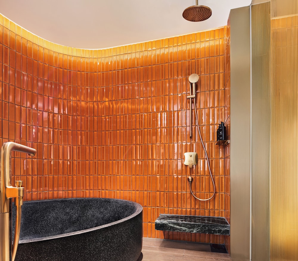 Varel Singapore, a Tribute Portfolio Hotel 8/50