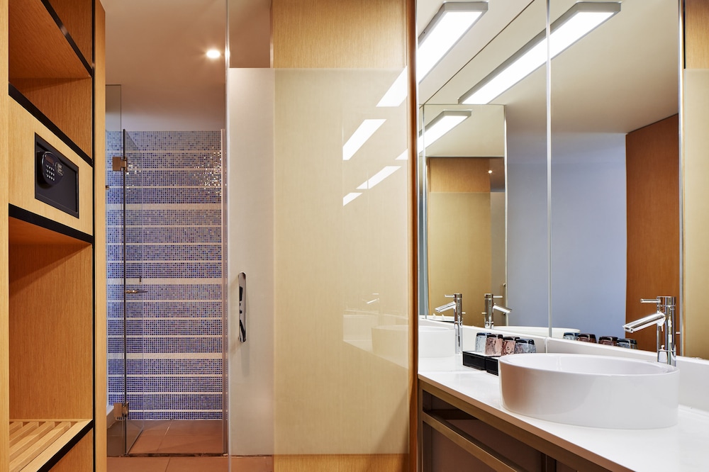 Aloft Dongguan Dynamic Town 48/48