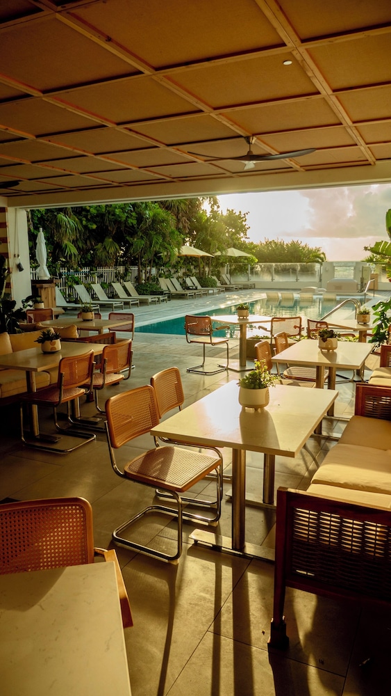 MB Hotel, Trademark Collection by Wyndham 61/72