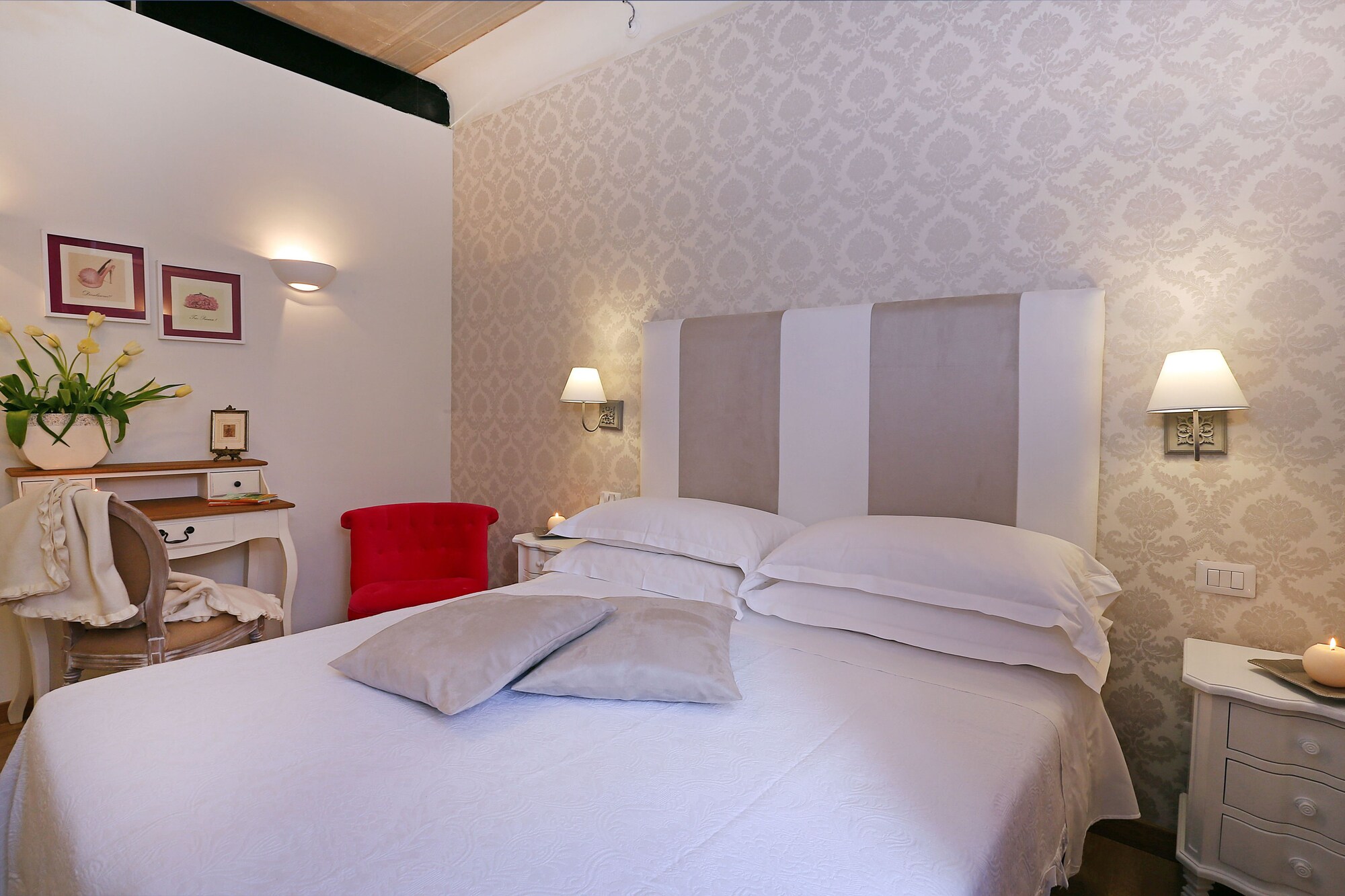 STANDARD, DOUBLE BED, CITY VIEW