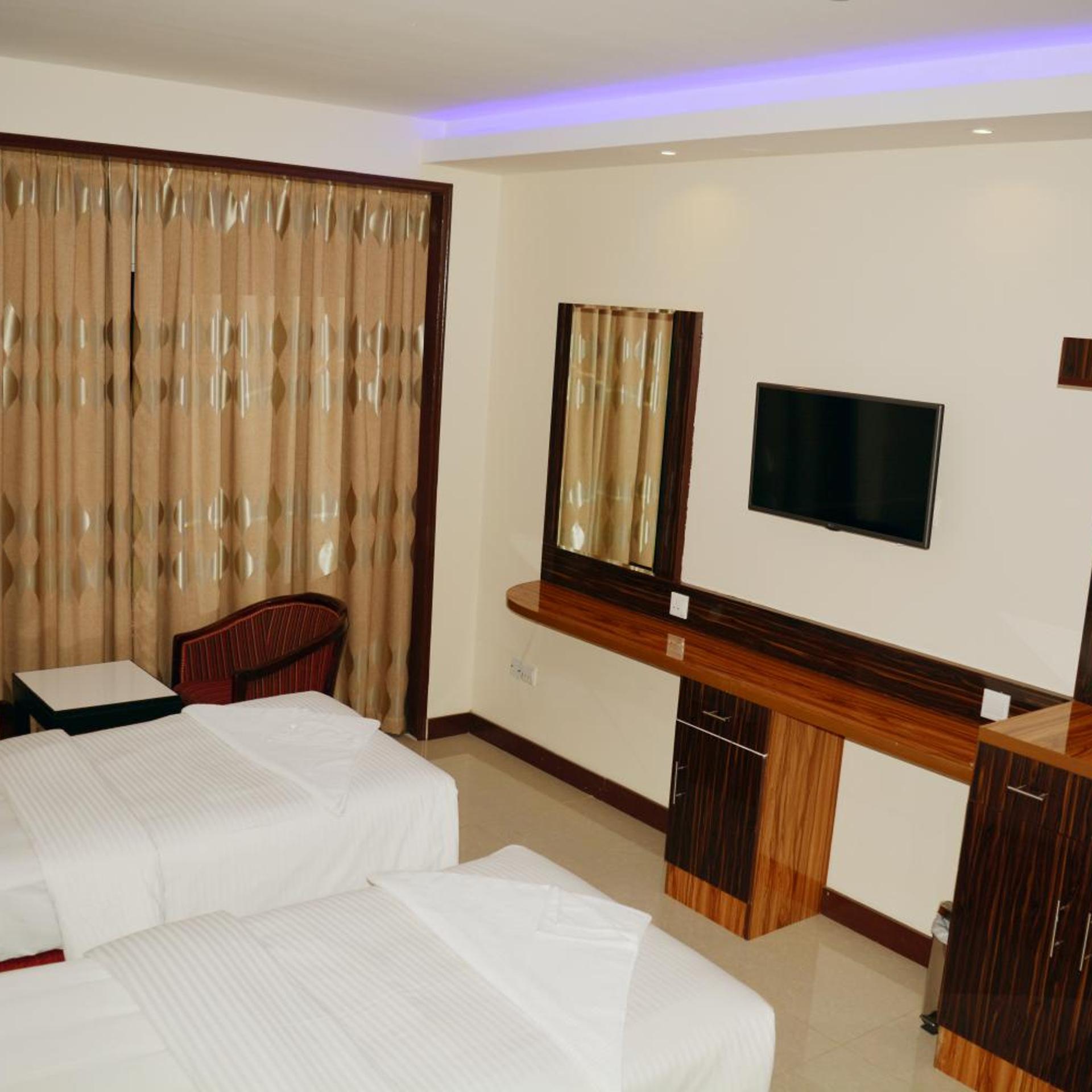 Zagy Hotel 27/84