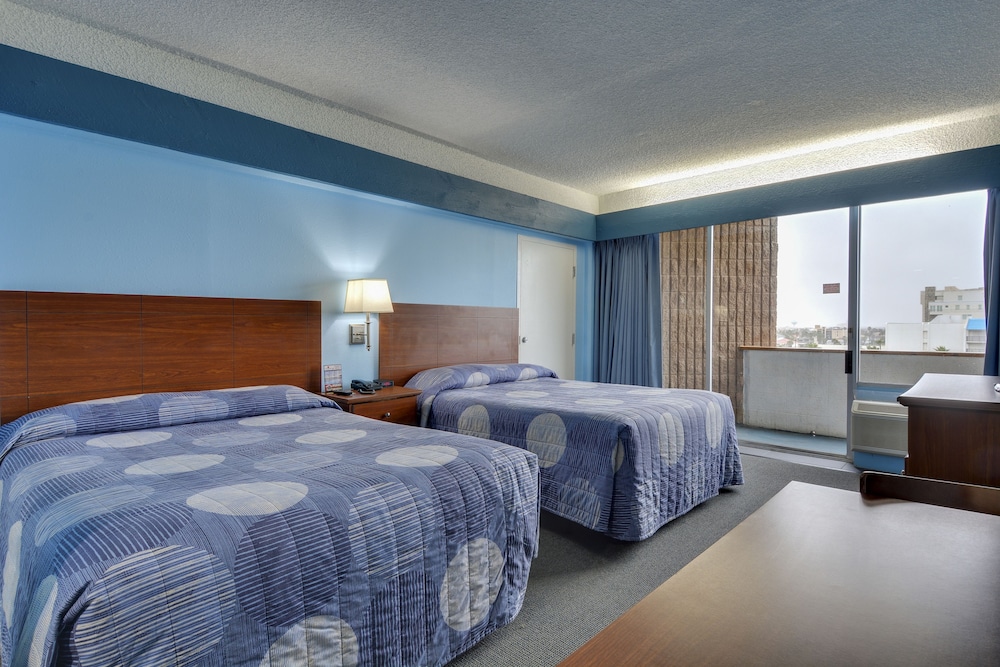 Padre South Hotel On The Beach 10/50