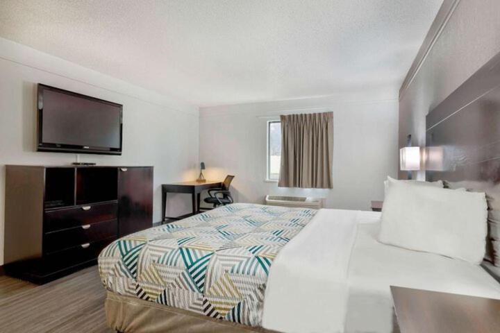 Home Place Suites 11/38