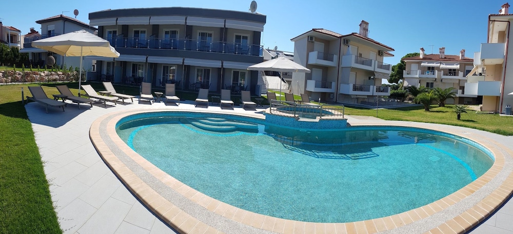 Finikas Garden Beach Resort Nikiti 41/50