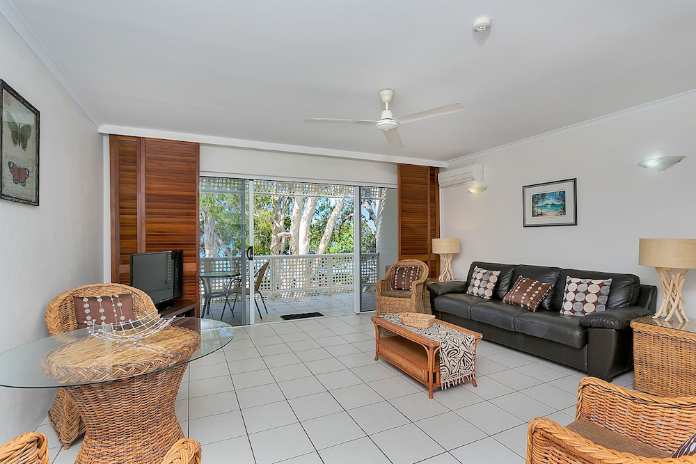 Marlin Waters Beachfront Apartments 76/100
