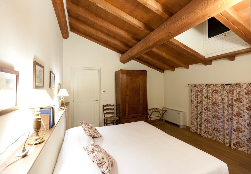 2 Bedrooms, Apartment, Double and Twin Beds