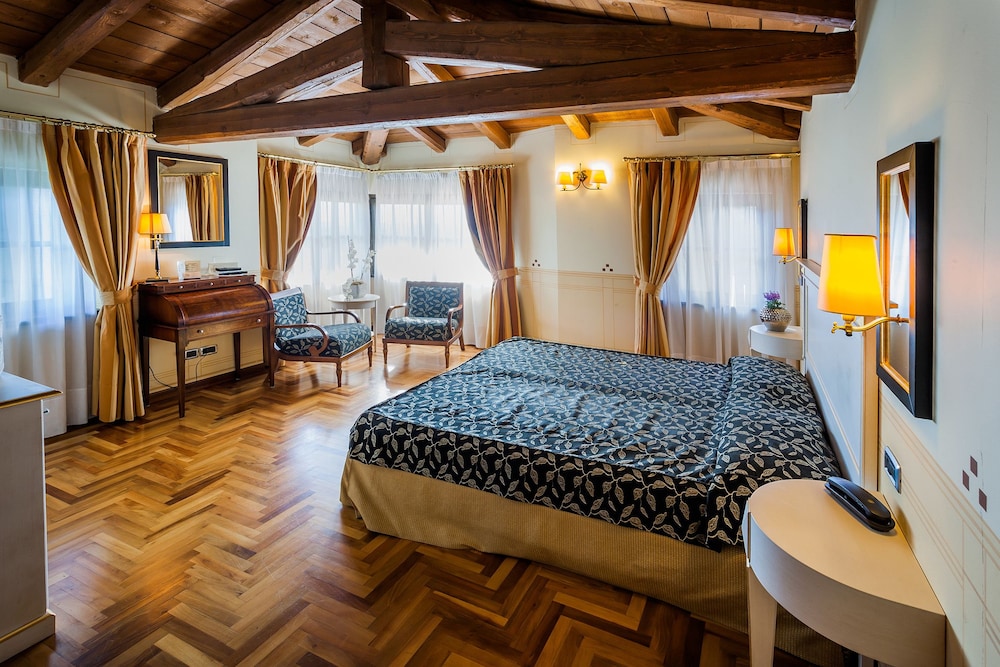 Villa Policreti Hotel 11/50