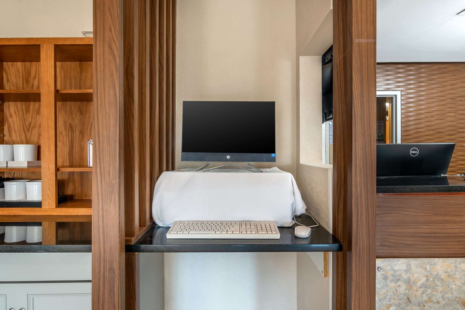 MainStay Suites Springfield, IL 15/17