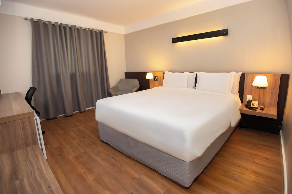 Delmond Hotel 27/70