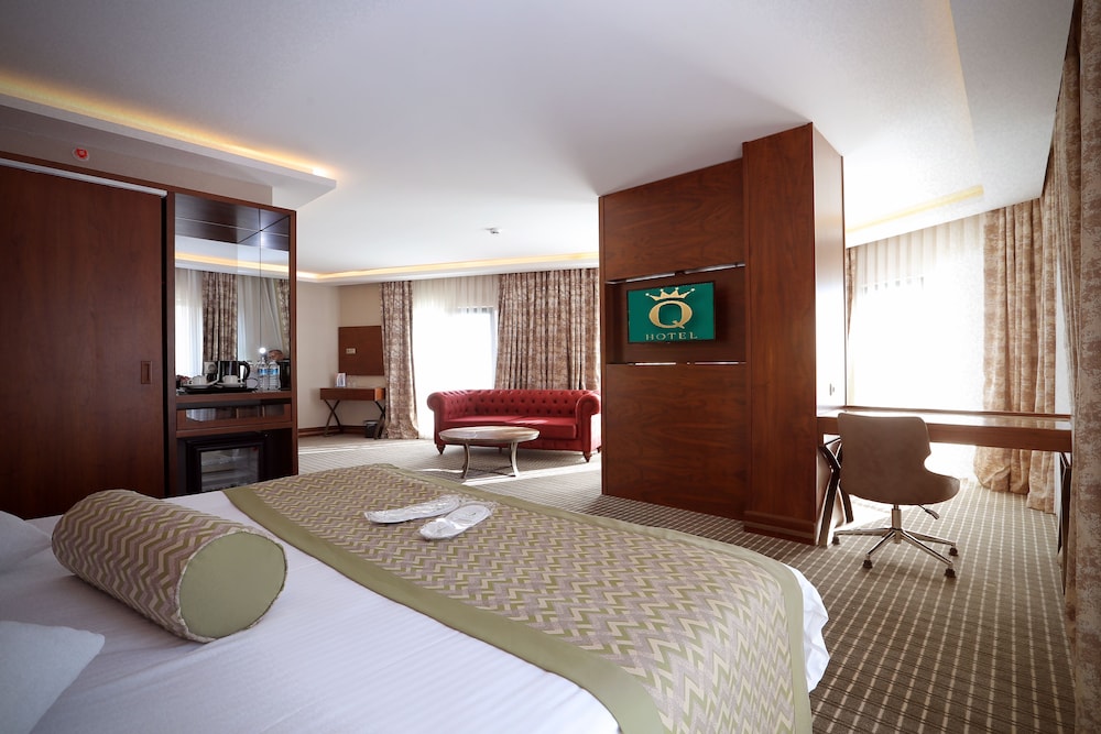 Q Hotel 5/34