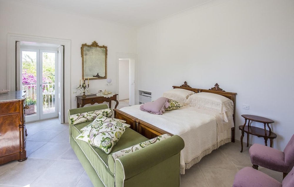 Palazzo Cacace 26/50