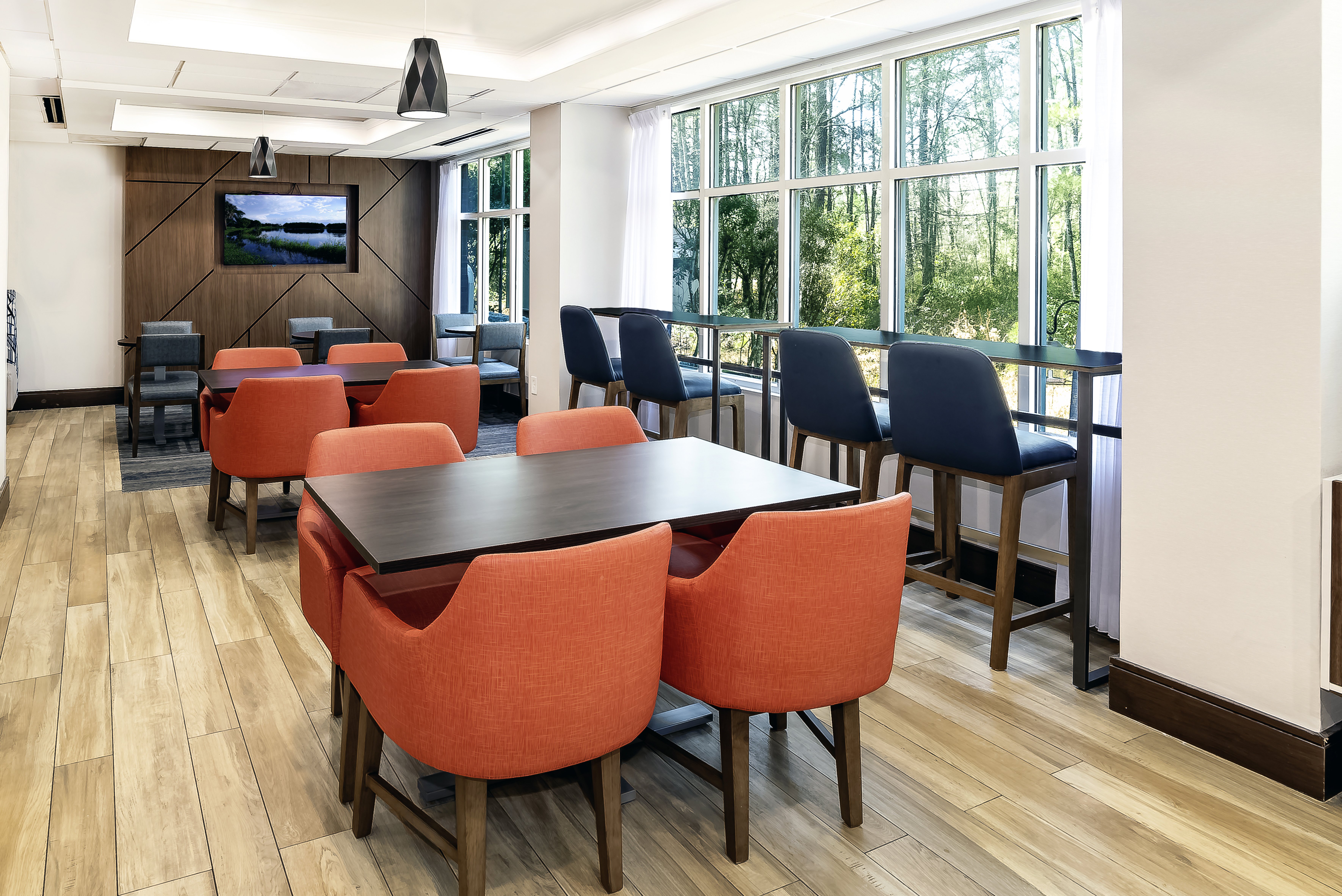 Holiday Inn Exp Walterboro 57/77