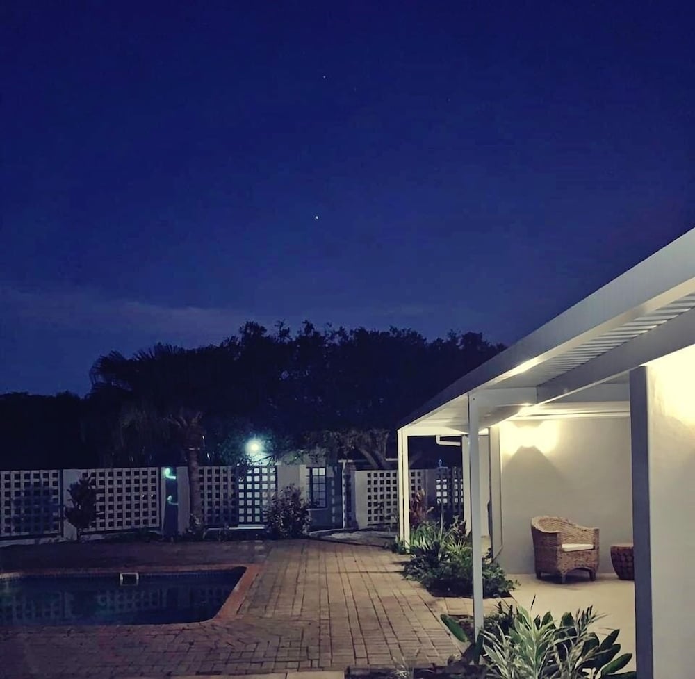The Wilds Guest House 1/27