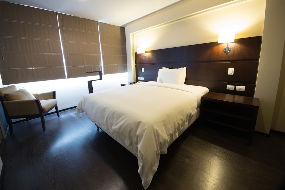 UNIPARK HOTEL 8/66