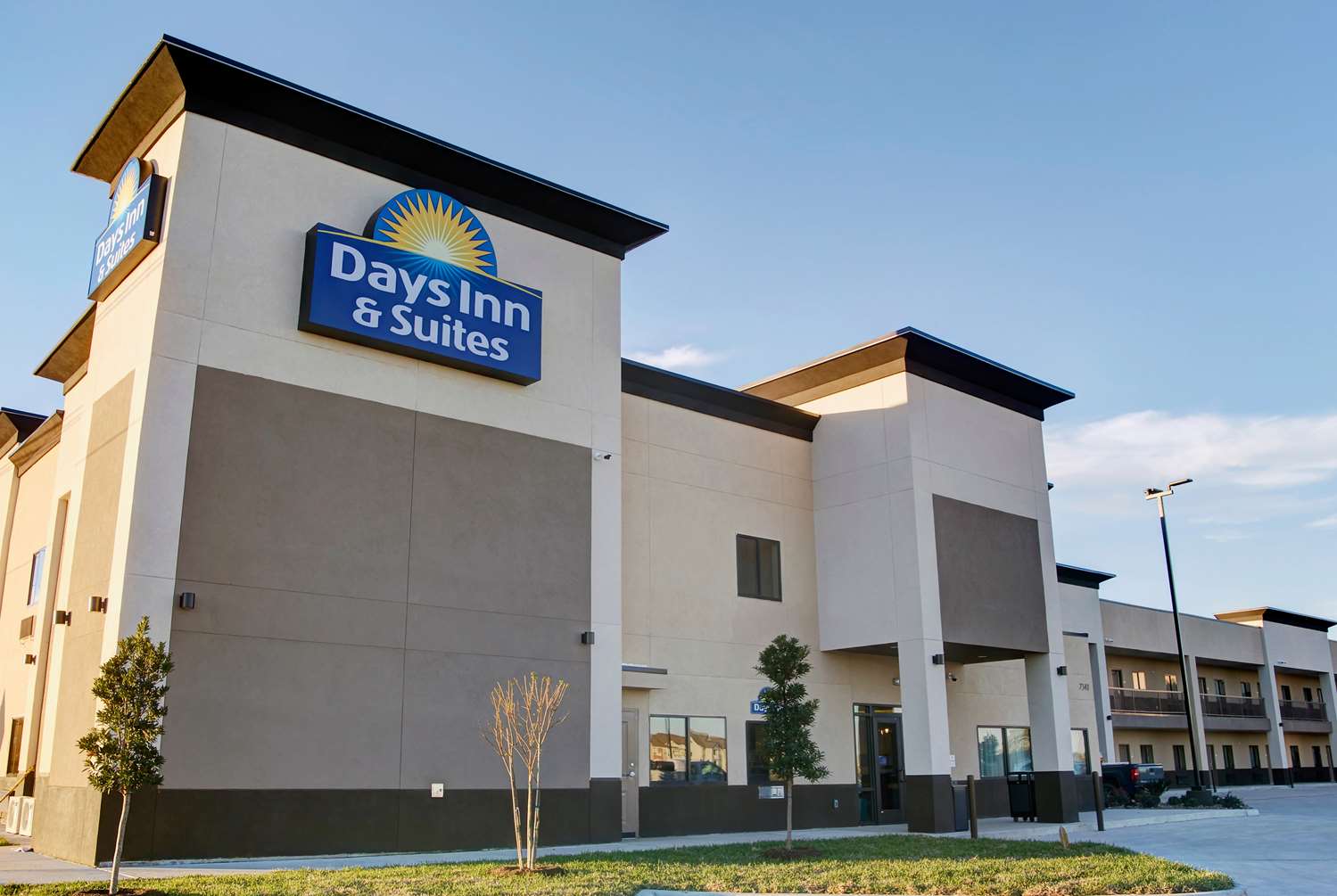 Days Inn & Suites by Wyndham Port Arthur 3/22
