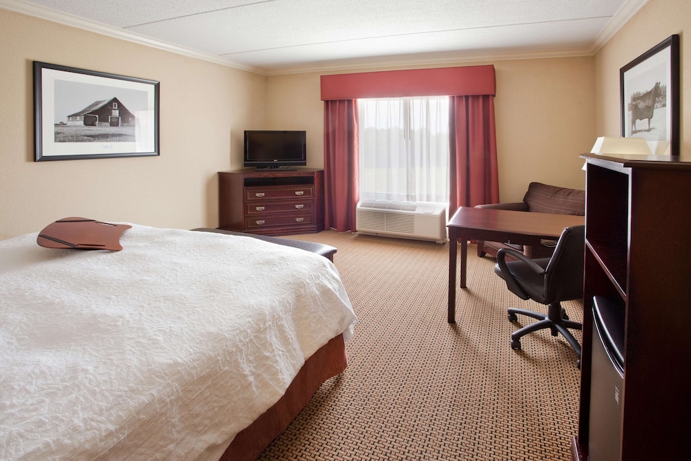 Hampton Inn And Suites Lanett West Point 17/45