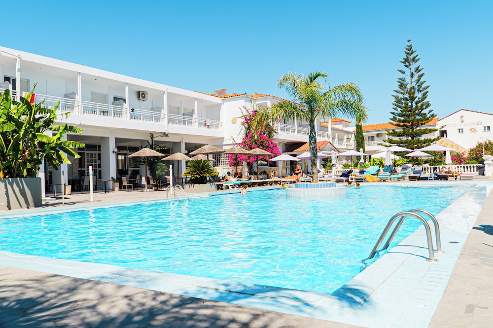 Ikaros Hotel 6/70