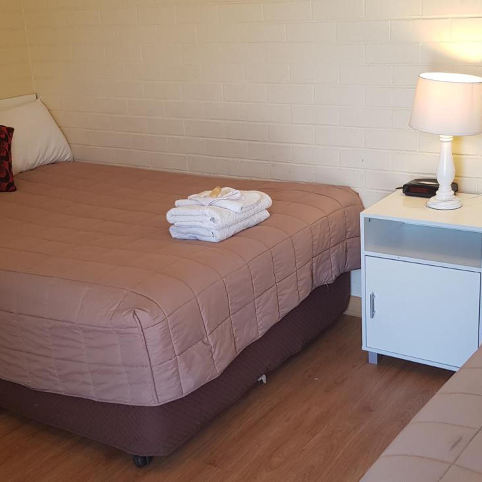 BONDI MOTEL 8/21
