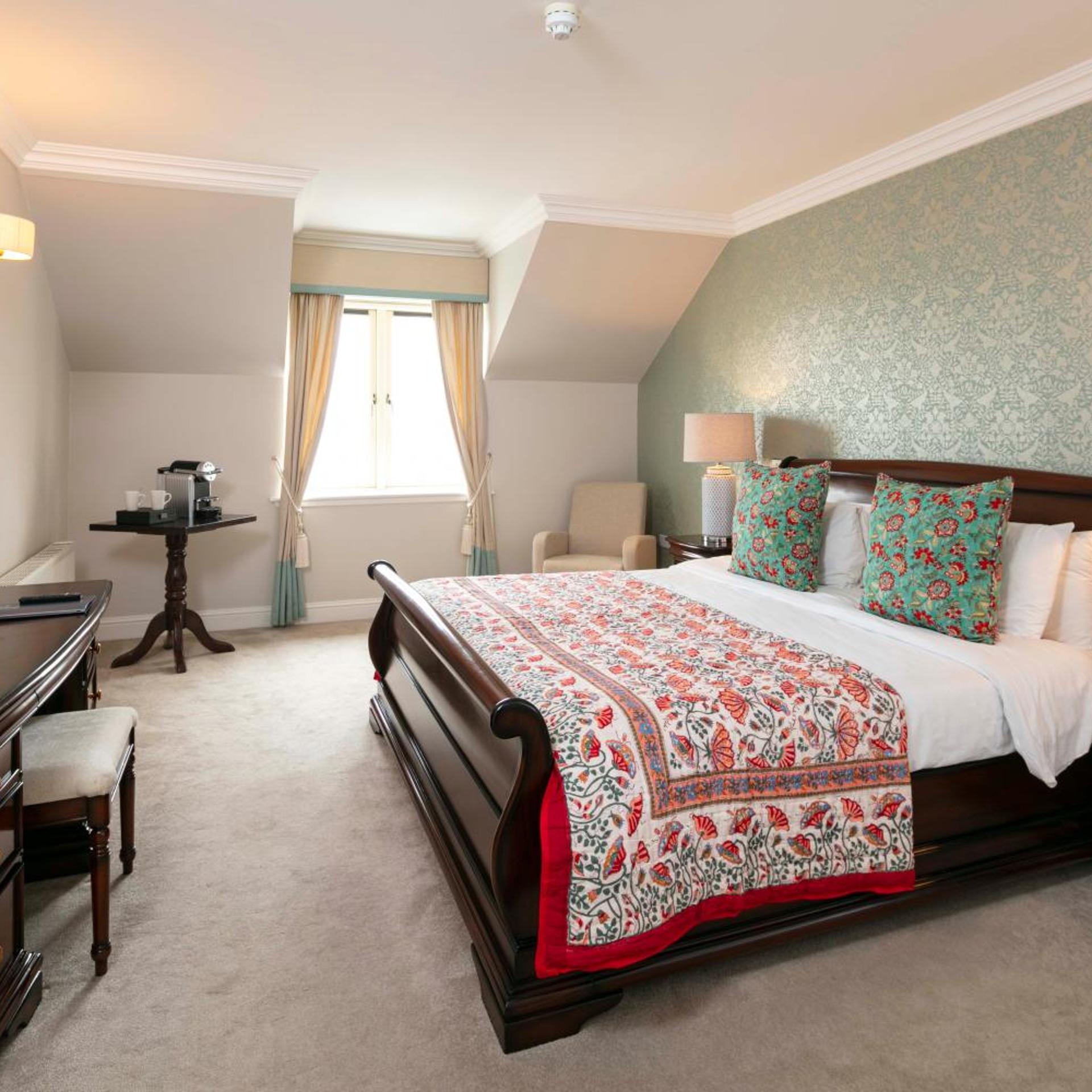 SUITE, JETTED TUB