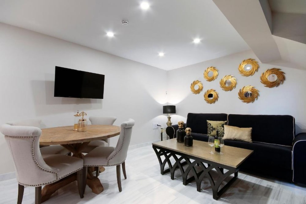 Habitat Suites Gran Via 17 60/65