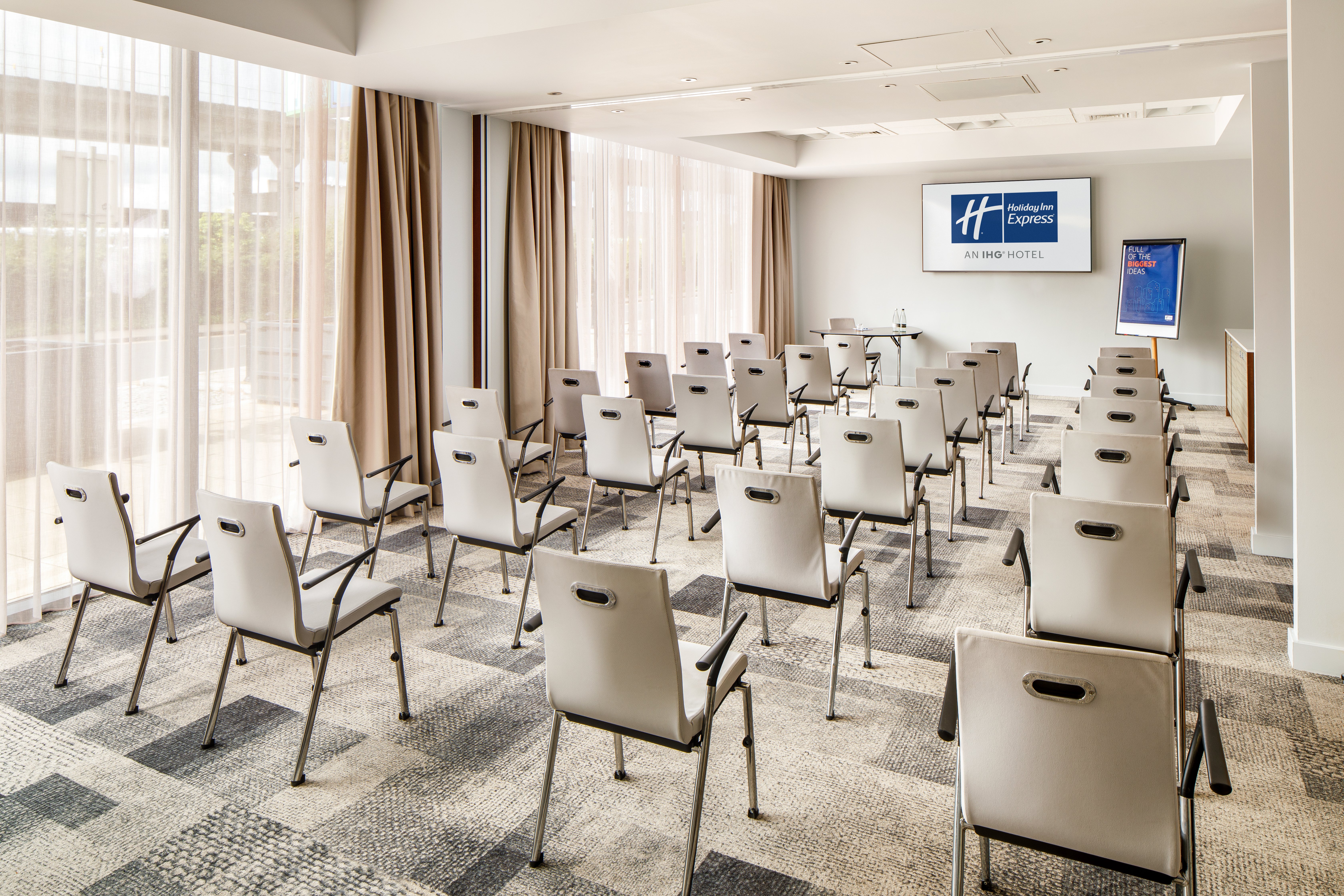 Holiday Inn Express London - Excel 54/64