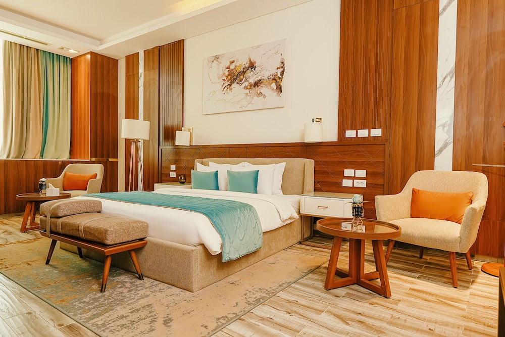 Premium, King Bed, Pool and Sea View