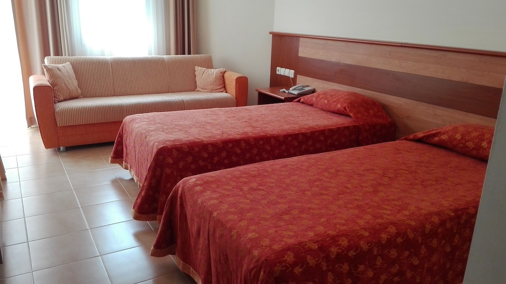 Mavruka Hotel 24/60