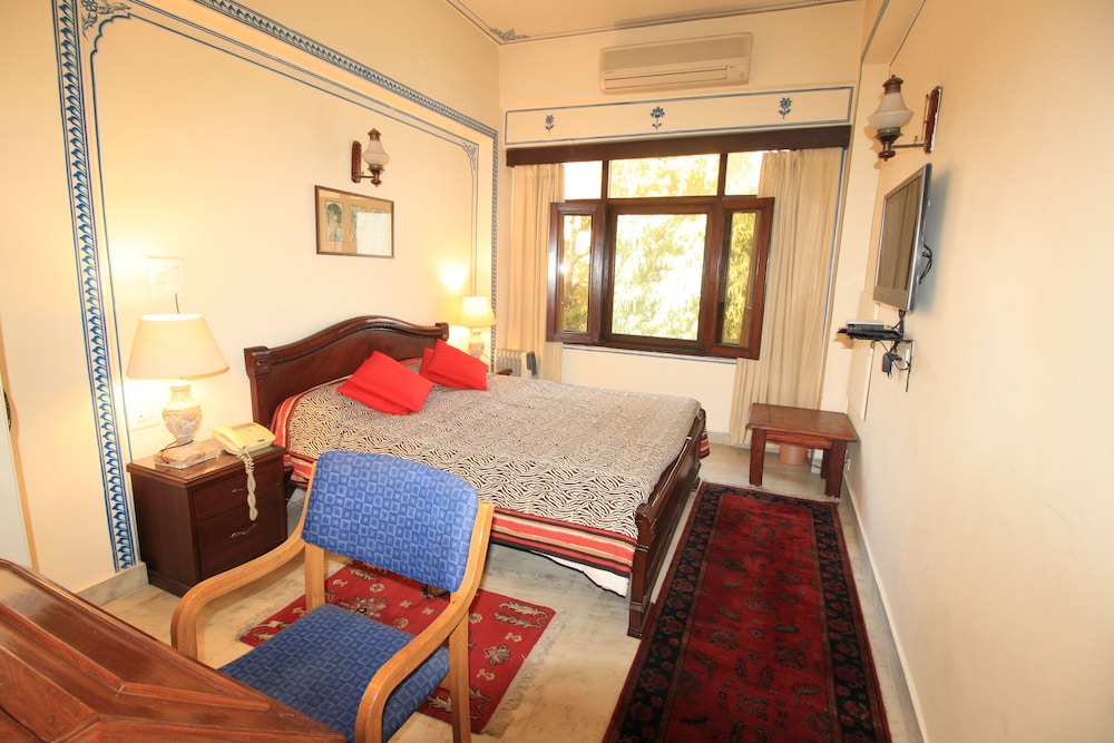 Hotel Megh Niwas 10/46